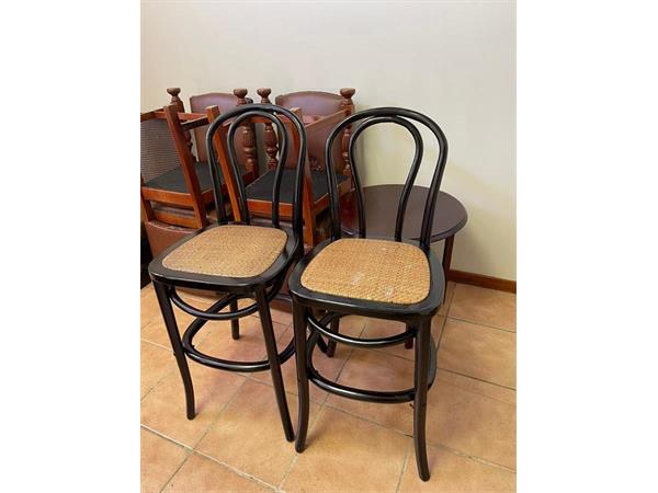 ~/upload/Lots/51005/2o7wlpgpojhty/LOT 46 COUNTER CHAIRS_t600x450.jpg